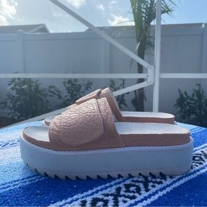 INTENTIONALLY BLANK Pink Chunky Slides Size 40